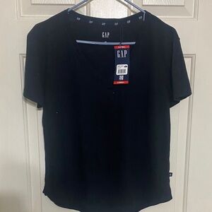 GAP Midnight Black V-Neck Tee
